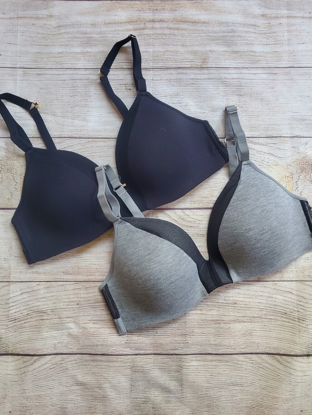 Lively All-day No Wire Deep-V Bra Bundle